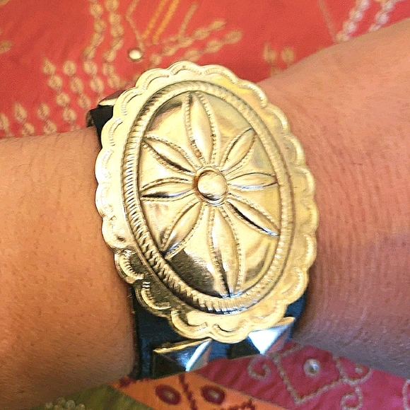 Chunky Bracelet Concho Vegan Leather & Spikes - Picture 1 of 5